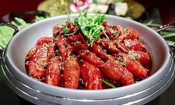 湖南裕能(301358):调整2024年限制性股票激励计划相关事项